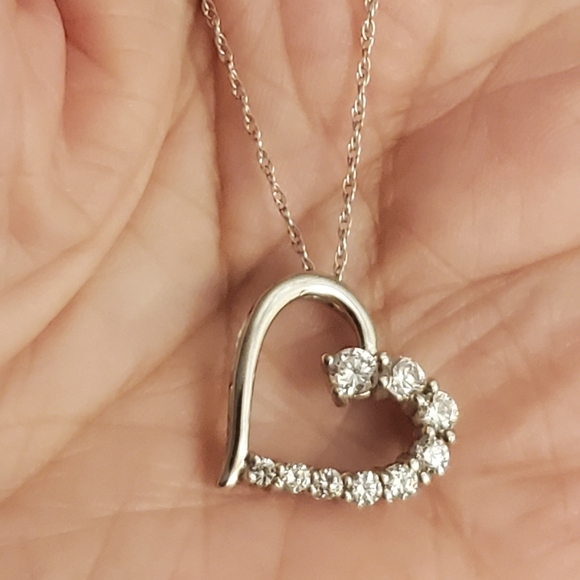 10k wg cz heart necklace - Picture 2 of 3